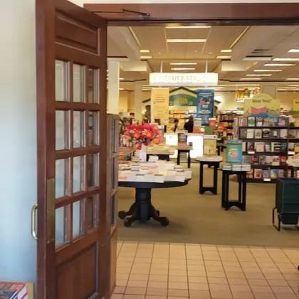 Barnes & Noble, business photo 2