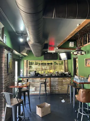 Stews Food & Liquor, business photo 3
